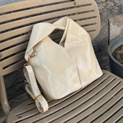 Slouchy Hobo Bag Off White Knotted Handle Detachable Crossbody Strap 25x18cm