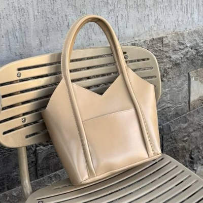 V-Top Leather Tote Bag Beige Dual Handles Front Pocket 30x26cm