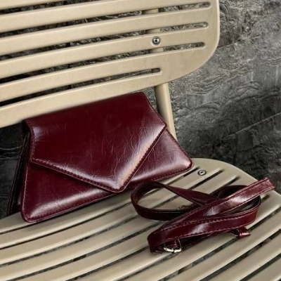 Geometric Flap Crossbody Bag Burgundy Adjustable Shoulder Strap 24x14cm