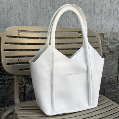 V-Top Leather Tote Bag White Dual Handles Front Pocket 30x26cm