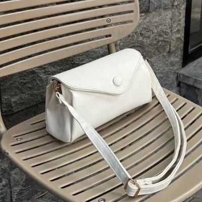 Envelope Crossbody Bag White Gold Hardware Adjustable Strap 25x14cm